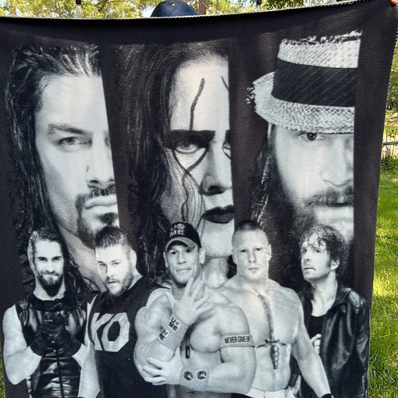 WWE All Stars Fleece Throw 50x60  WE0621 Silver Buffalo Blanket - Picture 4 of 8